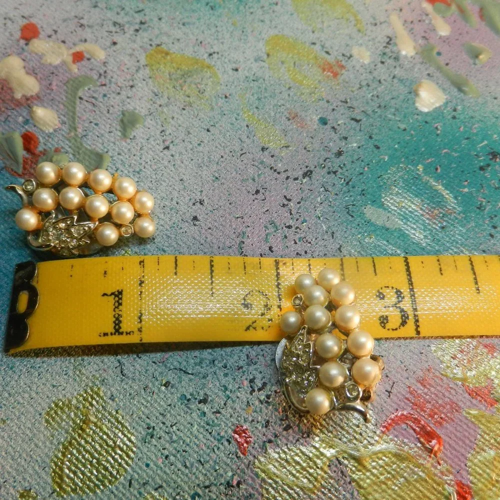 VTG Marboux Boucher clip earrings pearlcore faux pearl rhinestones grapes glam